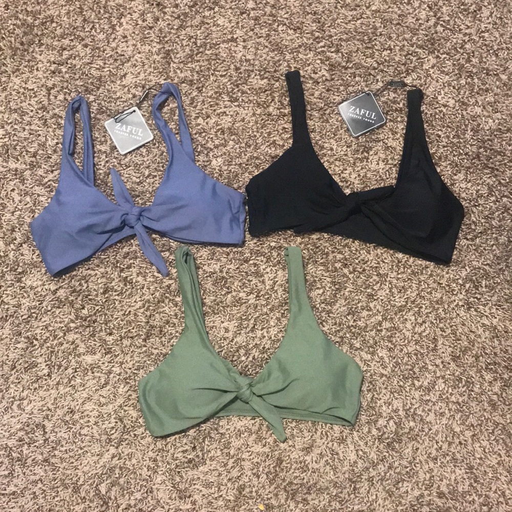 Bikini top bundle!!